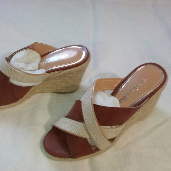 Women's Wedges New in Box - Picture 3 of 5
